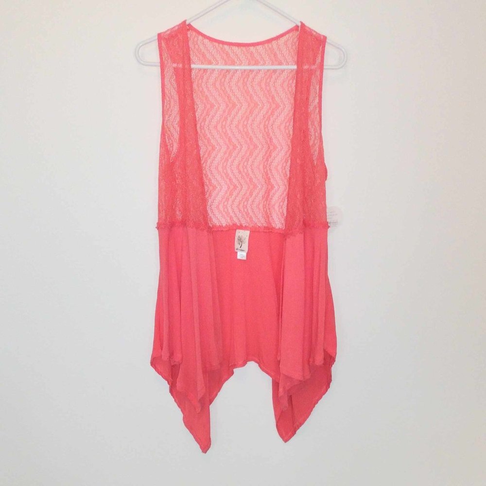 NWT Sleeveless Coral lace vest